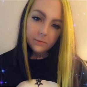 Meet your Posher, Liz